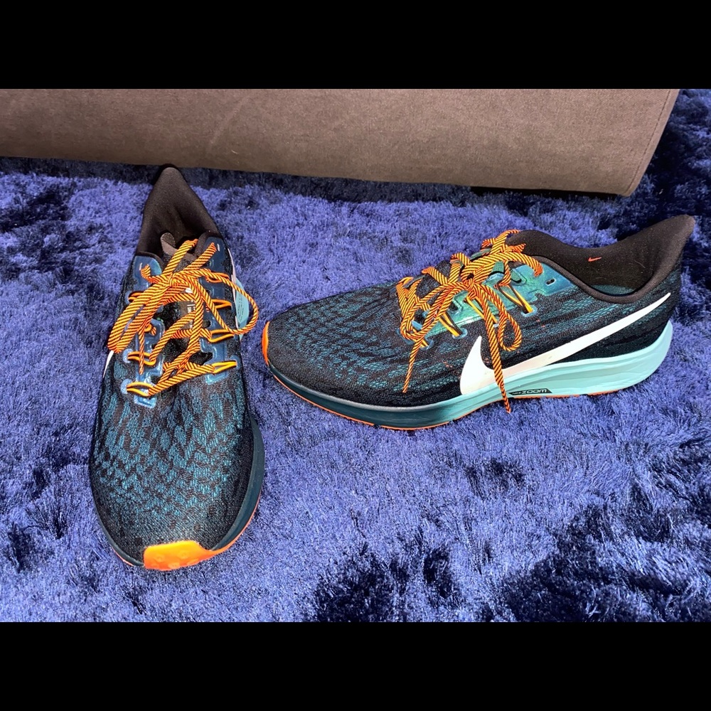 Nike men’s athletic shoes/size 11